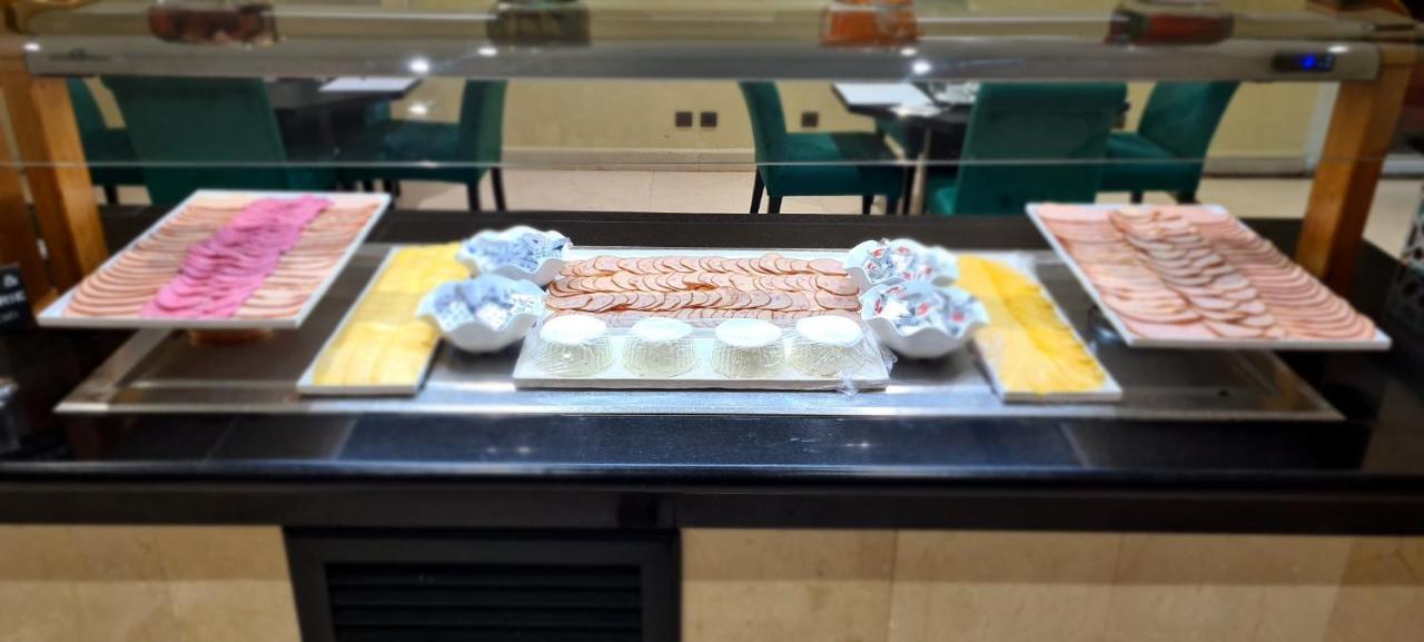 Hotel Borj Rabat - A Member Of Barcelo Hotel Group Eksteriør billede A display of Chinese desserts