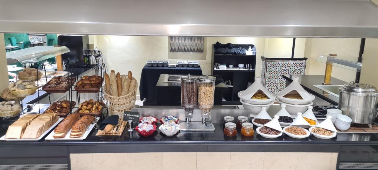 Hotel Borj Rabat - A Member Of Barcelo Hotel Group Eksteriør billede A breakfast buffet at a hotel