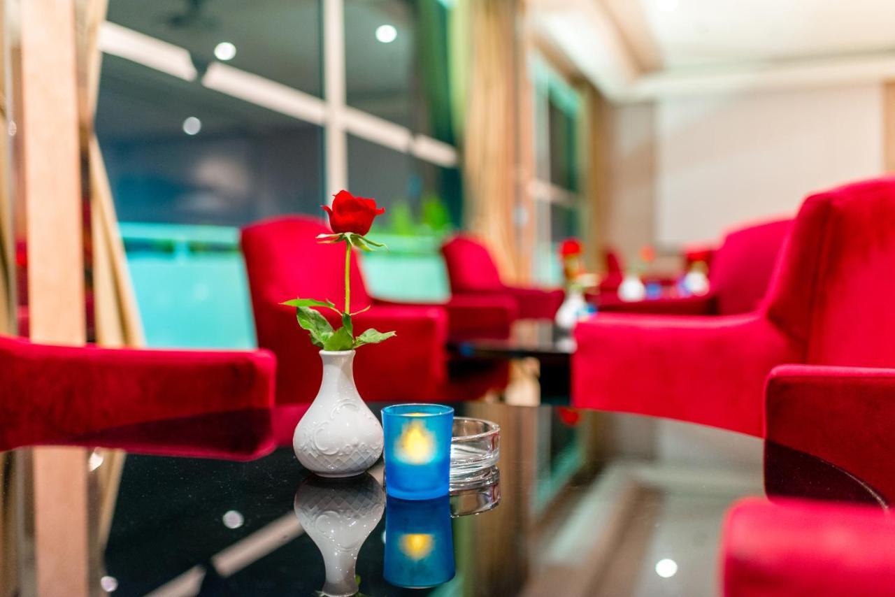 Hotel Borj Rabat - A Member Of Barcelo Hotel Group Eksteriør billede The lounge at the airport